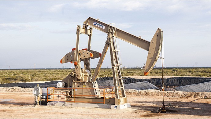 每一座城都有自己獨(dú)特的城市標(biāo)志，北京長(zhǎng)城、上海外灘、山西煤炭、攀枝花鋼鐵……而位于中國(guó)新疆準(zhǔn)葛爾盆地西部的克拉瑪依就是一個(gè)石油之城，富得流油就是對(duì)克拉瑪依真實(shí)的寫(xiě)照?？死斠赖某鞘忻Q(chēng)原本就是黑油的意思，一座以石油命名的城市。城區(qū)多戈壁，分轄克拉瑪依區(qū)、獨(dú)山子區(qū)、白堿灘區(qū)、烏爾禾區(qū)四個(gè)區(qū)域。